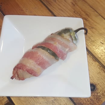 Freddy's - Jalapeño Popper. Chile jalapeño relleno de queso crema y envuelto con tocino - American Near Me - Puebla, PUE Freddy's - Jalapeño Popper. Chile jalapeño relleno de queso crema y envuelto con tocino - American Near Me - Puebla, PUE