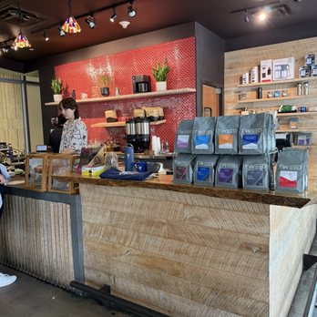 Houndstooth Coffee - Order counter - Coffee & Tea Near Me - Austin, Texas