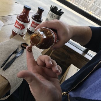 Earl's BBQ - Donuts Near Me - Chicago, Illinois