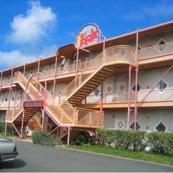 Premier Prix Hotel