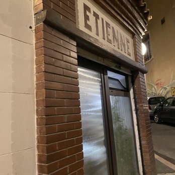 Chez Étienne - Side building - Pizza Near Me - Marseille, 13