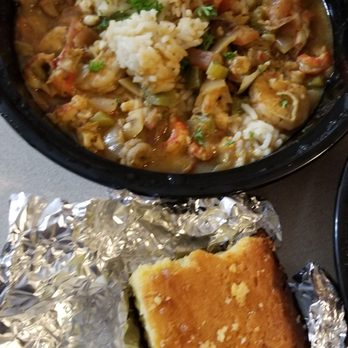 Dexter's Pub - Etouffee and corn bread - Pubs Near Me - Madison, Wisconsin