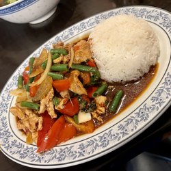 Risbolle Thai Cafe - Chicken Basil Stir Fry