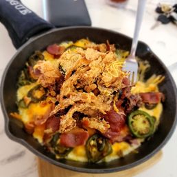 Brisket Mac! (Has bacon, grilled jalapeños, fried onions). Absolutely awesome.