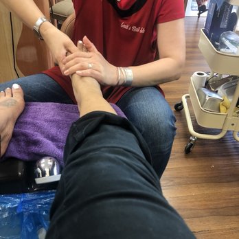 Leah's Nail Shop - Nail Salons Near Me - Carson, California