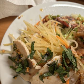 Viet's Pho - Papaya salad with chicken - Vietnamese Near Me - Albuquerque, New Mexico