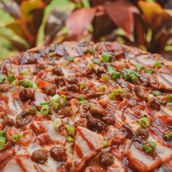 Da Pizza Place - a pizza with meat and vegetables on it - Pizza Near Me - Waimea, Hawaii Da Pizza Place - a pizza with meat and vegetables on it - Pizza Near Me - Waimea, Hawaii