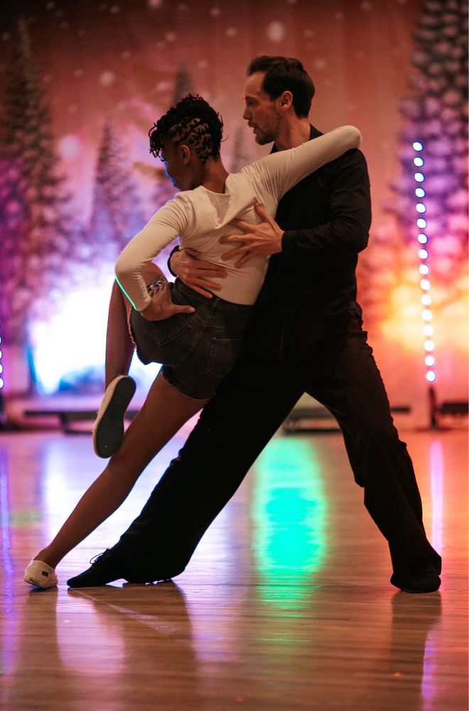 Fred Astaire Dance Studios Logo