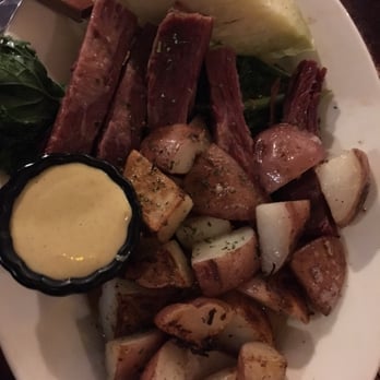 Paddy Coyne's Bellevue - Corned beef - Irish Near Me - Bellevue, Washington