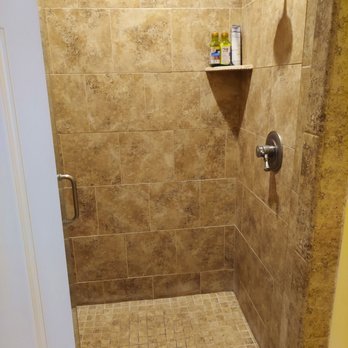 Sea Gate Inn - Shower - Hotels Near Me - St Simons Island, Georgia Sea Gate Inn - Shower - Hotels Near Me - St Simons Island, Georgia