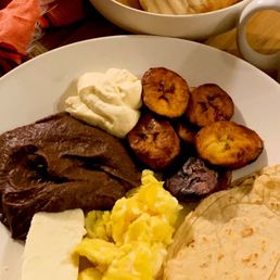 This is what it's supposed to look like. Please get it together and don't give Guatemalan food a bad name This is what it's supposed to look like. Please get it together and don't give Guatemalan food a bad name
