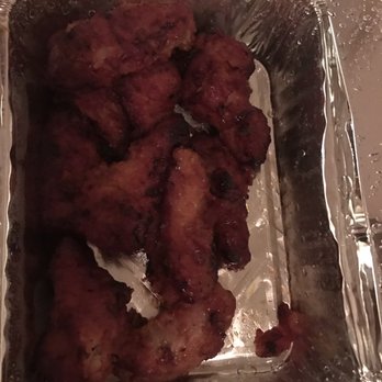 Round Table Pizza - BBQ chicken wings ($11.99) - Pizza Near Me - Richmond, British Columbia
