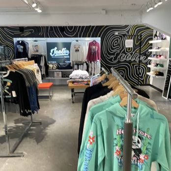 New Dia Cannabis - Upstairs apparel. - Cannabis Dispensaries Near Me - Boston, Massachusetts New Dia Cannabis - Upstairs apparel. - Cannabis Dispensaries Near Me - Boston, Massachusetts