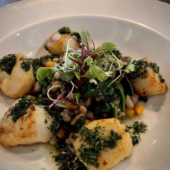 Roc & Olive - Scallops and vegetables - New American Near Me - Long Beach, New York Roc & Olive - Scallops and vegetables - New American Near Me - Long Beach, New York