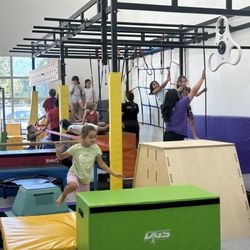 Los Gatos Elite - Ninja time! You can see the staff helping the kids navigate their way through safely.