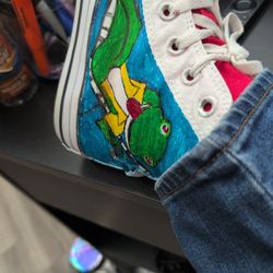 Fun kosh Smoke & Vape - Funkosh Converse artist Ralph Reyna