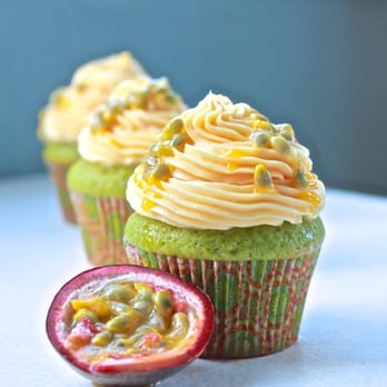 Megpies - Green Tea Cupcakes Frosted with Passion Fruit - Patisserie/Cake Shop Near Me - London, XGL