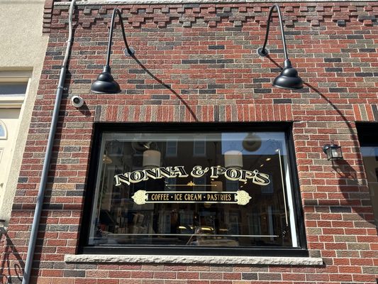 Nonna & Pop's by null