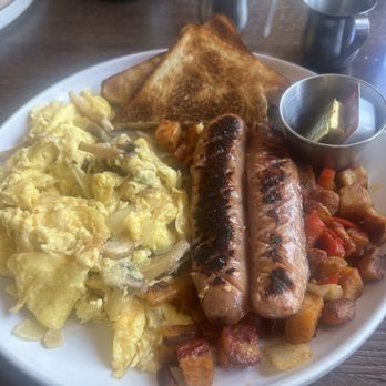 Red Maple - Traditional breakfast; chicken sausage scrambled eggs with mushrooms &onions - Cafes Near Me - Los Angeles, California
