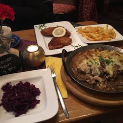 Alte Zunft - Spaetzle, schnitzel, red cabbage!!!