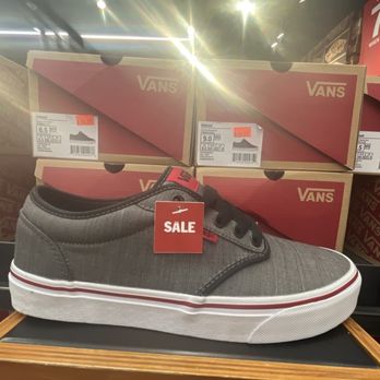 Vans Outlet - Shoe Stores Near Me - Ontario, California