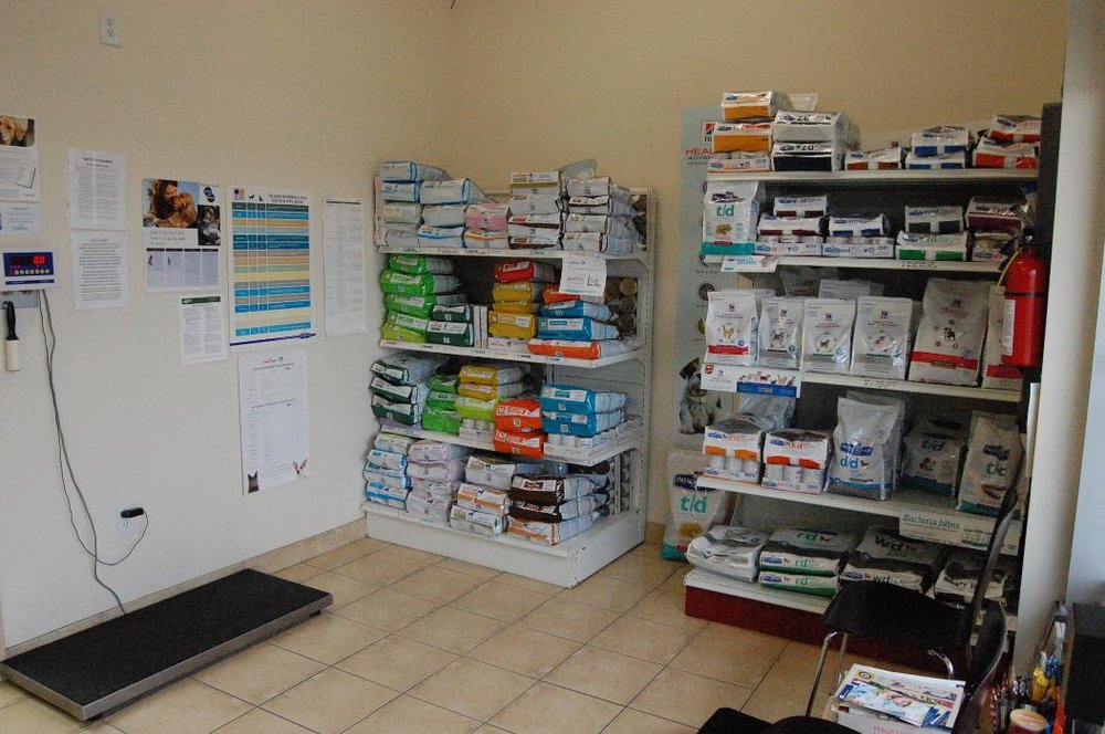 DERRY HEIGHTS ANIMAL HOSPITAL Updated August 2024 29 Photos 6941 Derry Road W, Milton