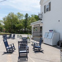Southport General Store - Outside seating at the Southport General Store and Barn