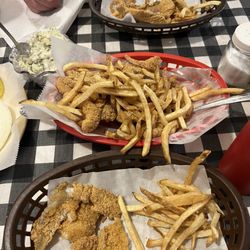 Doug’s Peach Orchard - 1 Catfish basket