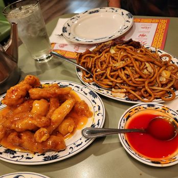 Ione Chinese Restaurant - Lemon chicken and house chow mein - Chinese Near Me - Ione, California Ione Chinese Restaurant - Lemon chicken and house chow mein - Chinese Near Me - Ione, California