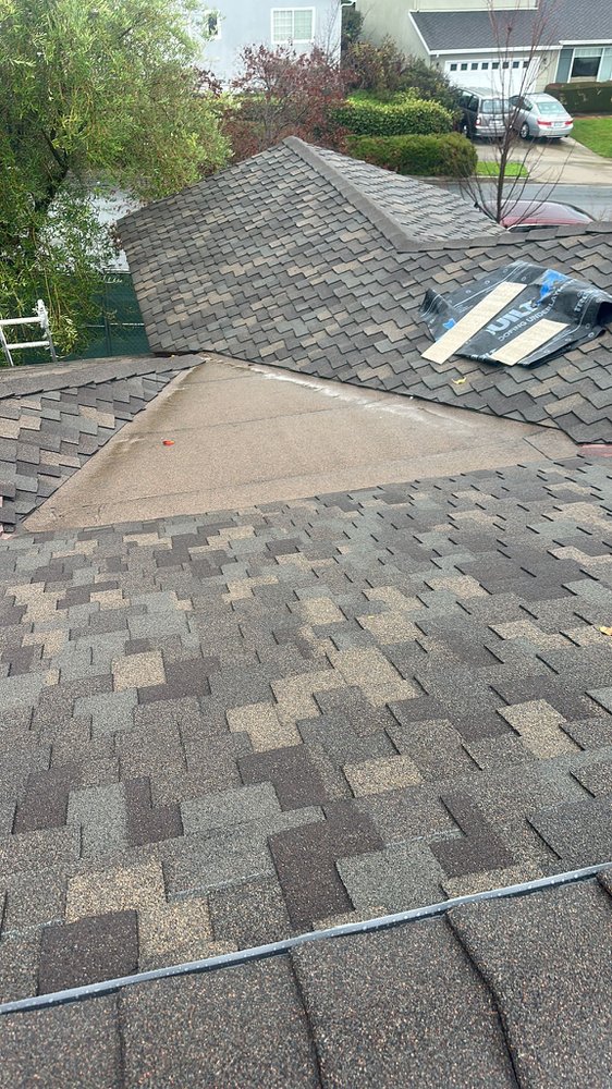 Slide of RDA Roofing