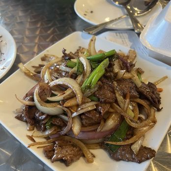 Flavor Treasure - Green onion and onion sauce with beef. Really nicely cooked, great crispy vegetables, mild and slightly sweet flavor - Chinese Near Me - Tallahassee, Florida Flavor Treasure - Green onion and onion sauce with beef. Really nicely cooked, great crispy vegetables, mild and slightly sweet flavor - Chinese Near Me - Tallahassee, Florida