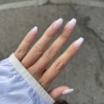 Minty Nail Salon - Ombré dip nails w/ coffin shape - Waxing Near Me - New York, New York Minty Nail Salon - Ombré dip nails w/ coffin shape - Waxing Near Me - New York, New York