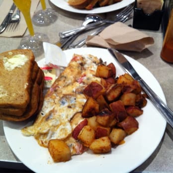 The Paramount - Mushroom, ham and cheese omelette. Yummy! - Breakfast & Brunch Near Me - Boston, Massachusetts The Paramount - Mushroom, ham and cheese omelette. Yummy! - Breakfast & Brunch Near Me - Boston, Massachusetts