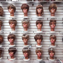 N.Y. Beauty Supply - Here is a glimpse of a few of our medium blonde short wigs.