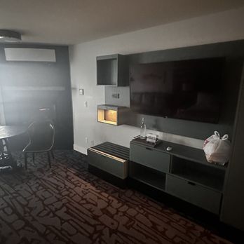 Cannery Pier Hotel & Spa - Hotels Near Me - Astoria, Oregon Cannery Pier Hotel & Spa - Hotels Near Me - Astoria, Oregon