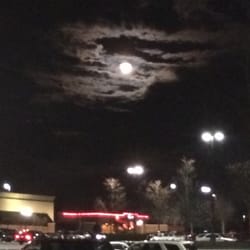 Kohl's - A beautifuL Moon grEEted me when exiting KohL's 2Night