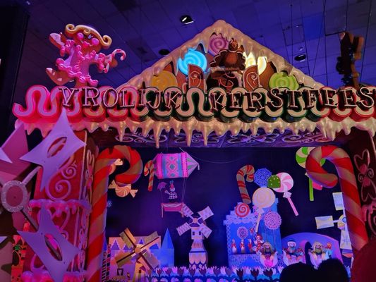 "it's a small world" Holiday by null