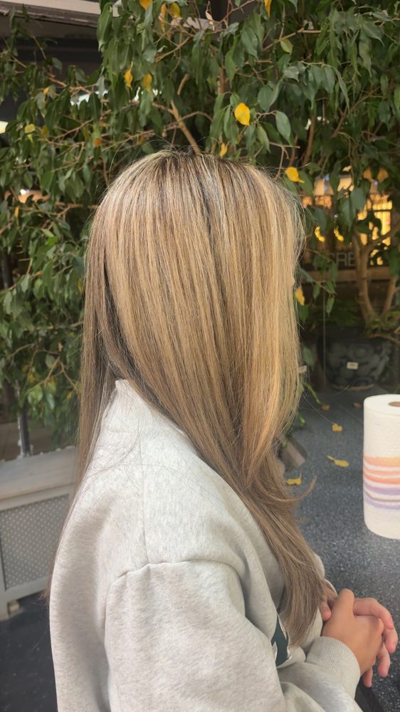 Jessica Salon Image