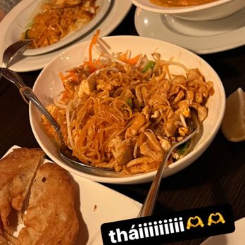 Coconut Bay - Pad Thai, Pumkin Curry, Crispy Roti - Thai Near Me - Burlingame, California Coconut Bay - Pad Thai, Pumkin Curry, Crispy Roti - Thai Near Me - Burlingame, California
