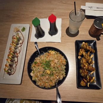 Sushi Vibe - Overall dinner spread 8/10 - Sushi Bars Near Me - Phoenix, Arizona Sushi Vibe - Overall dinner spread 8/10 - Sushi Bars Near Me - Phoenix, Arizona