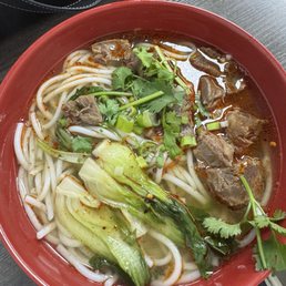 A1. Braised Beef Rice Noodle Soup牛肉汤粉 A1. Braised Beef Rice Noodle Soup牛肉汤粉