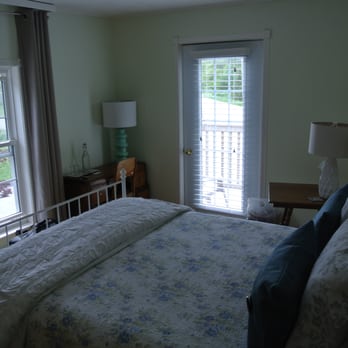 The Flying Apron - Room 3 - Canadian (New) Near Me - Newport, Nova Scotia