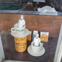 a cup and saucer
