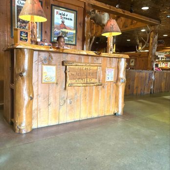 Moosejaw Pizza & Dells Brewing - Front desk - Pizza Near Me - Wisconsin Dells, Wisconsin