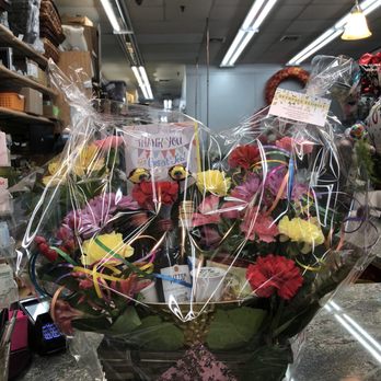 Bethpage Florist - Basket of cheer - Florists Near Me - Bethpage, New York Bethpage Florist - Basket of cheer - Florists Near Me - Bethpage, New York