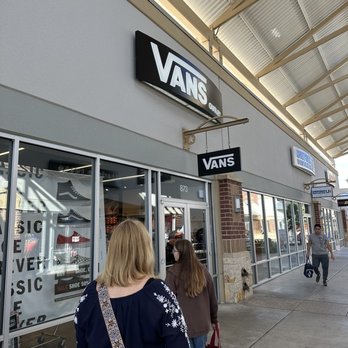 Vans Outlet - Shoe Stores Near Me - Cypress, Texas