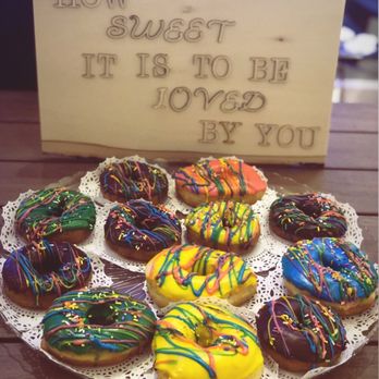 Roeser's Bakery - Colorful assortment of donuts from Roeser's! - Bakeries Near Me - Chicago, Illinois
