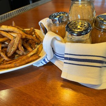 Myles On Main - Burgers Near Me - Riverhead, New York
