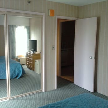 Ilima Hotel - bedroom w/ flatscreen and safe - Hotels Near Me - Honolulu, Hawaii Ilima Hotel - bedroom w/ flatscreen and safe - Hotels Near Me - Honolulu, Hawaii