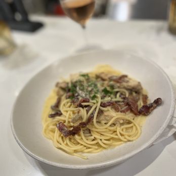 Pizza and Pasta Bar - Chicken Carbonara - Pizza Near Me - Seattle, Washington